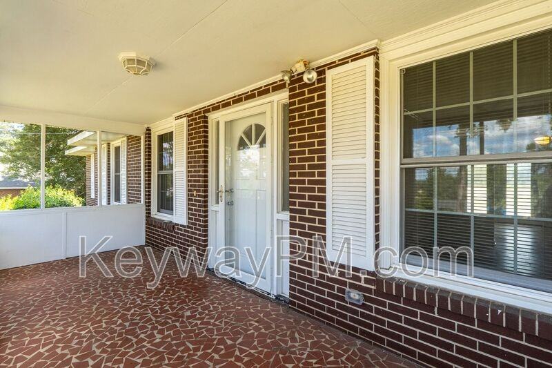 2574 Richmond Hill Rd - Photo 3 of 28