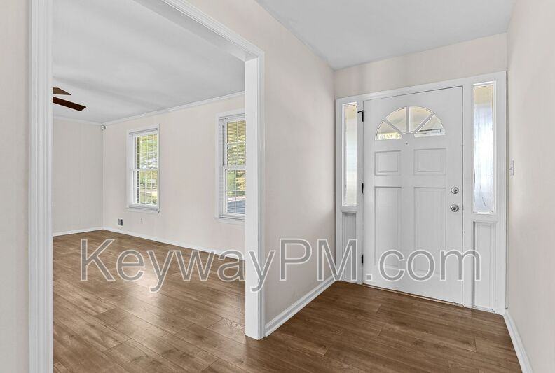 2574 Richmond Hill Rd - Photo 4 of 28