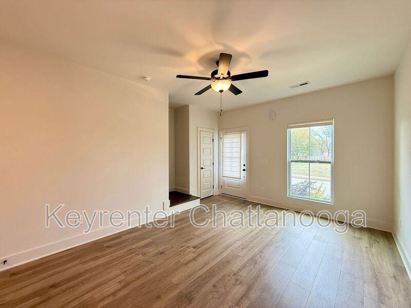 1674 S Watkins St - Photo 3 of 15