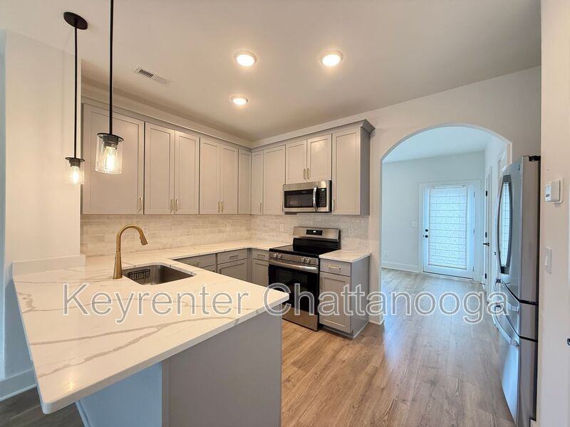 1674 S Watkins St - Photo 5 of 15