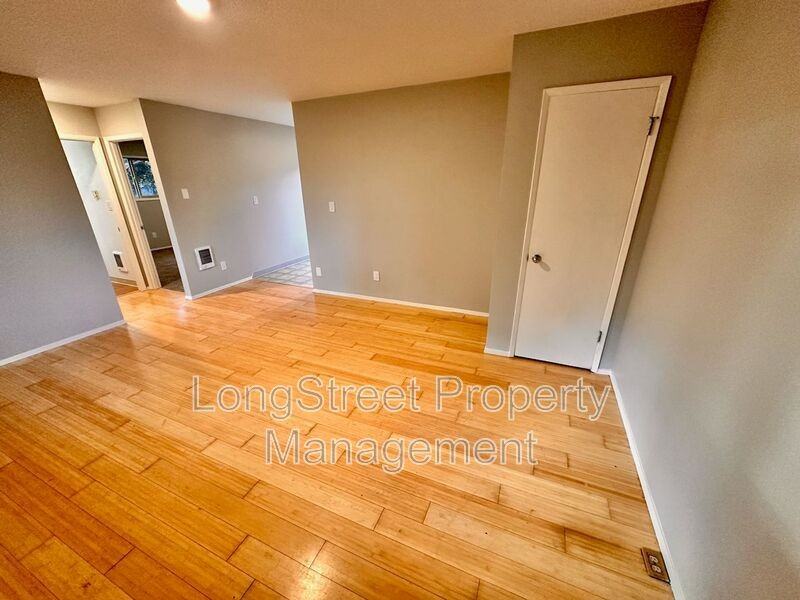 127 Se 30th Pl - Photo 4 of 27