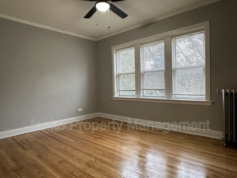 5605 W Wabansia Ave #2 - Photo 3 of 9