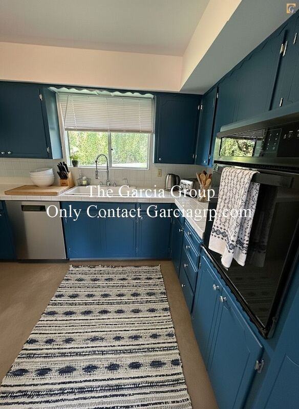 17050 Southeast Gurnee Avenue - Photo 2 of 31