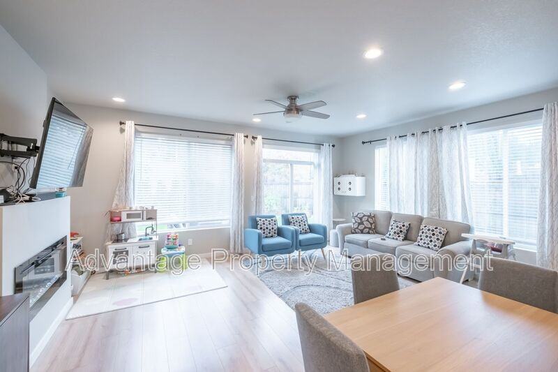 5587 Nw Torchcrest Pl - Photo 7 of 20