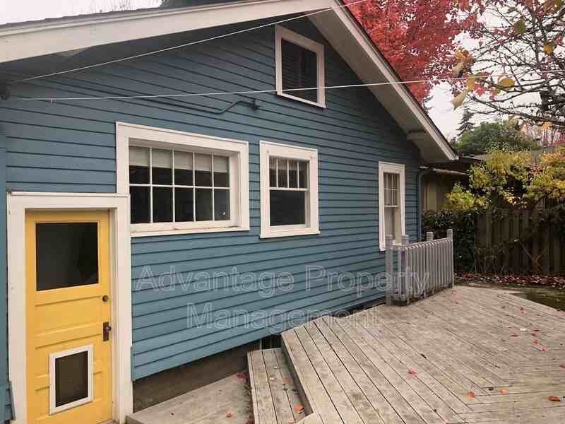 436 Nw 8th St - Photo 2 of 19