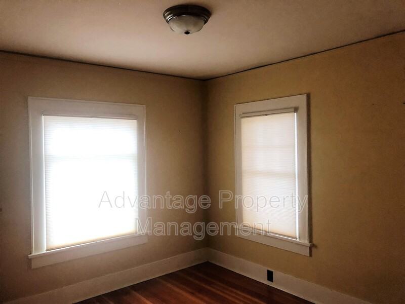 436 Nw 8th St - Photo 7 of 19