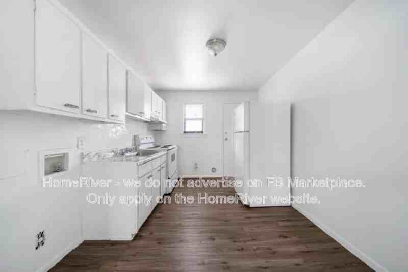 574 Evergreen Terrace #4 - Photo 3 of 7