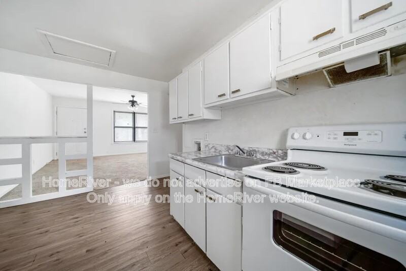 574 Evergreen Terrace #4 - Photo 4 of 7