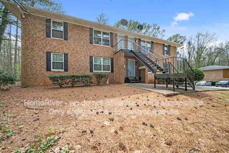 574 Evergreen Terrace #4 - Photo 7 of 7