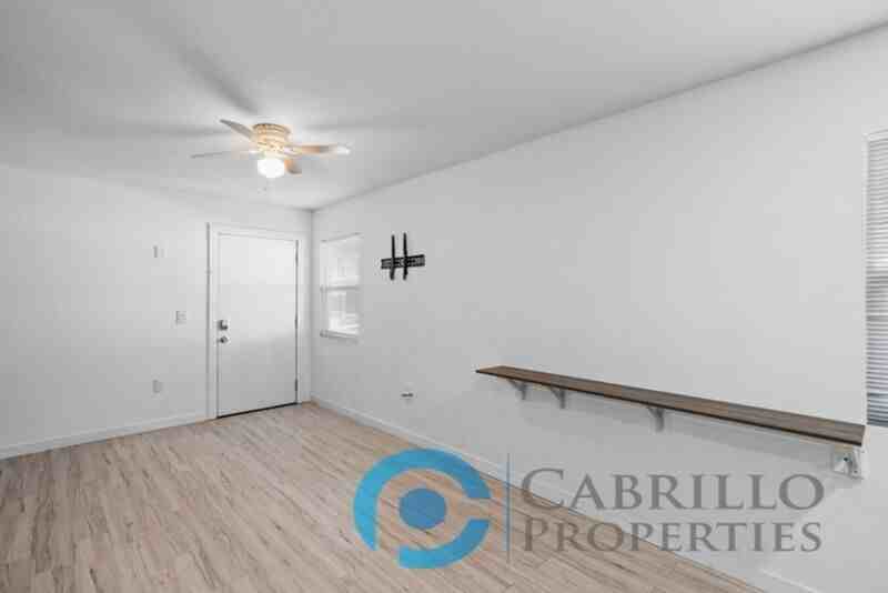 1307 Division St #D - Photo 7 of 17