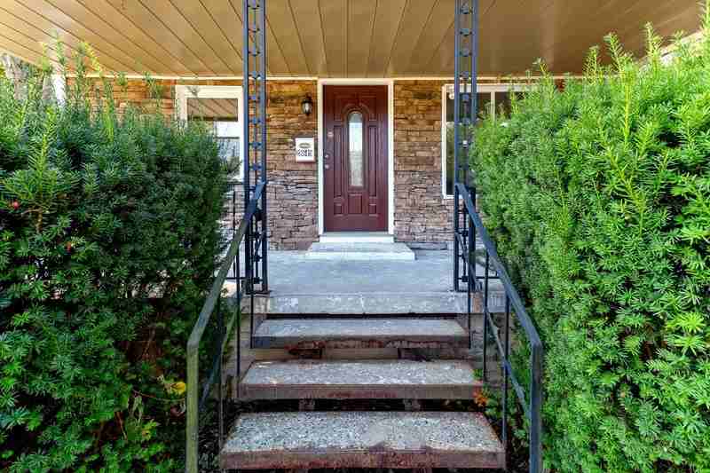 28649 John Hauk St - Photo 3 of 36