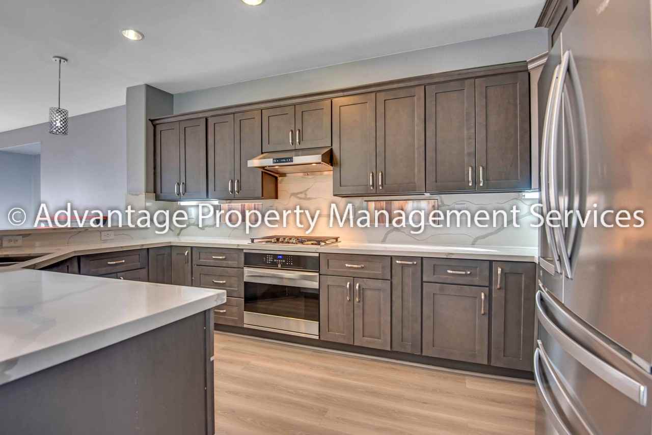 5211 N Forestdale Cir - Photo 3 of 28