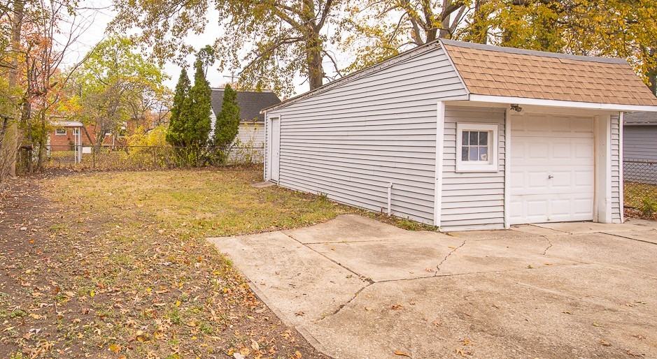 25501 Zeman Ave - Photo 3 of 26