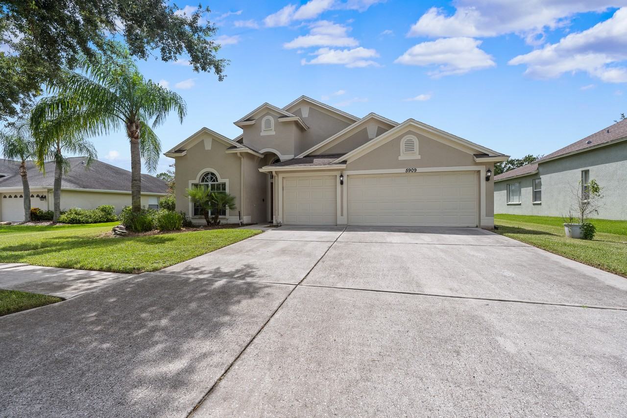 5909 Wedgefield Drive - Photo 4 of 50