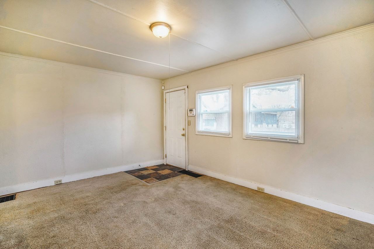 717 Huey St - Photo 2 of 14