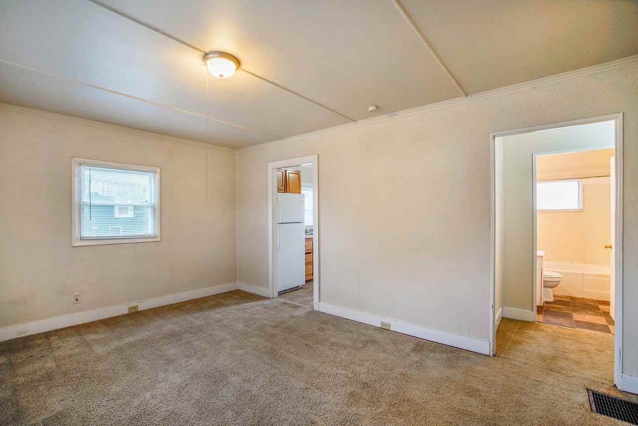 717 Huey St - Photo 3 of 14