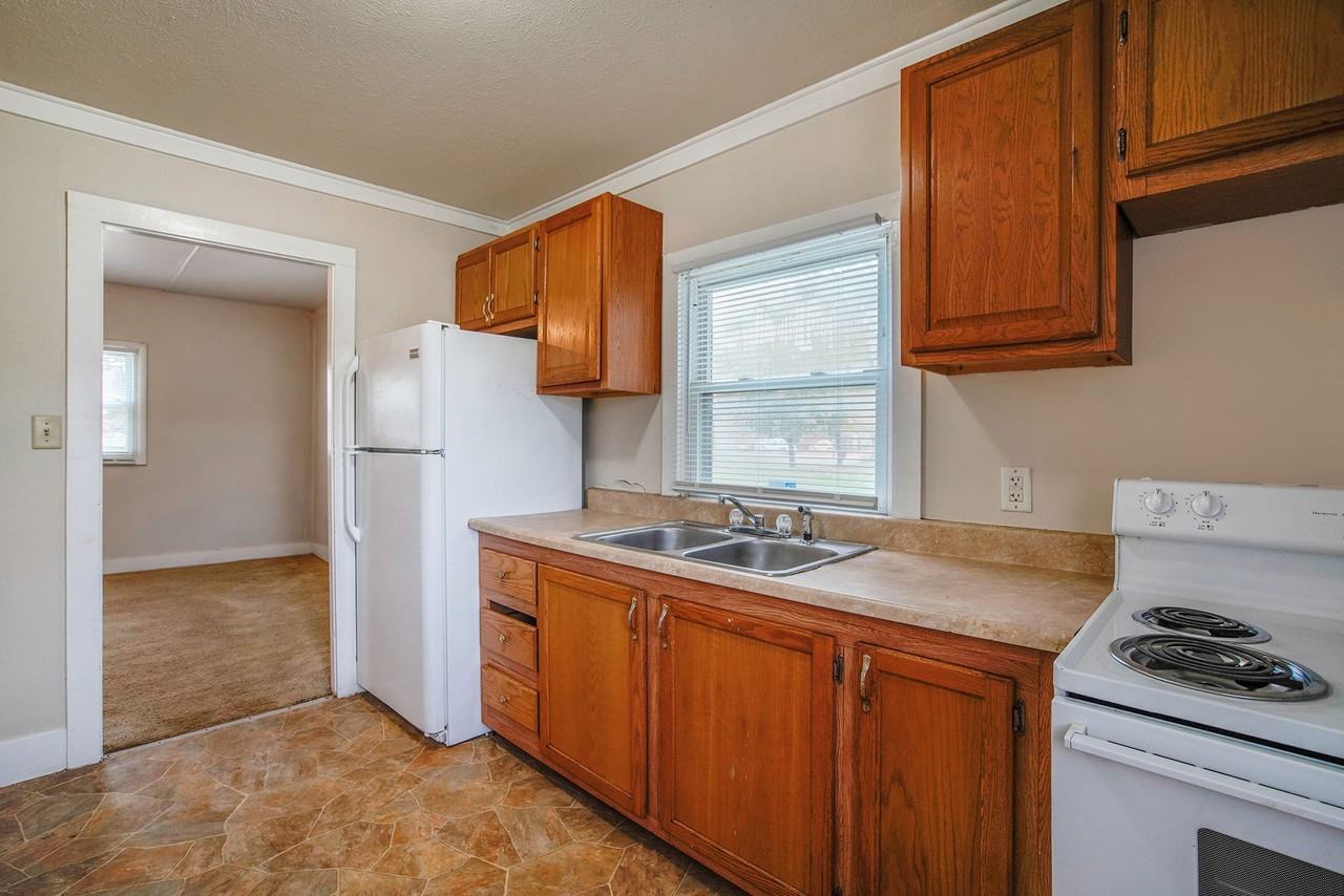 717 Huey St - Photo 5 of 14