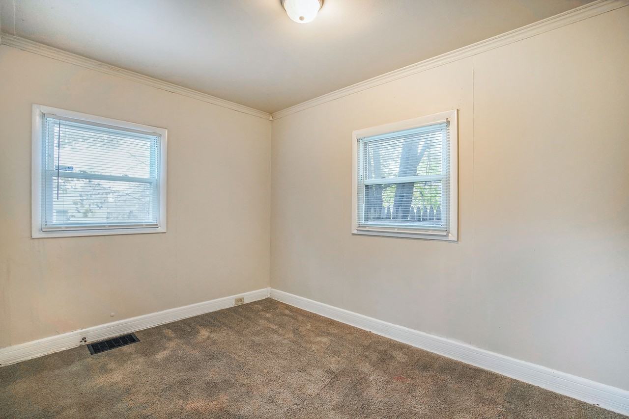 717 Huey St - Photo 7 of 14