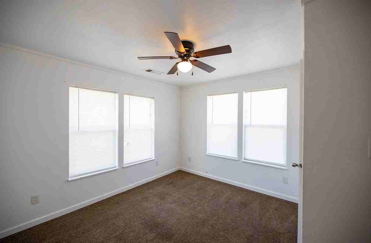 1002 17th Street - Photo 4 of 8