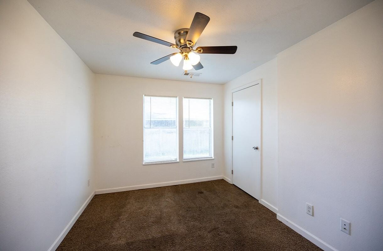 1002 17th Street - Photo 6 of 8