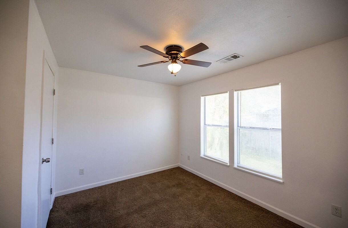 1002 17th Street - Photo 7 of 8