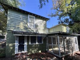 featured image of 1404 Virginia Street