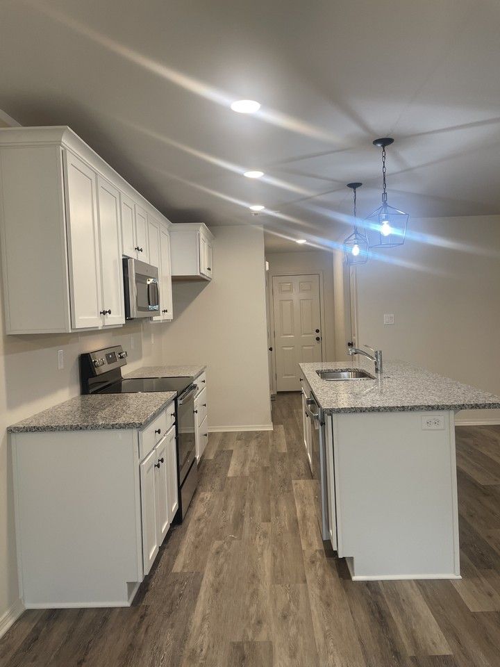1048 Heritage Way - Photo 3 of 12
