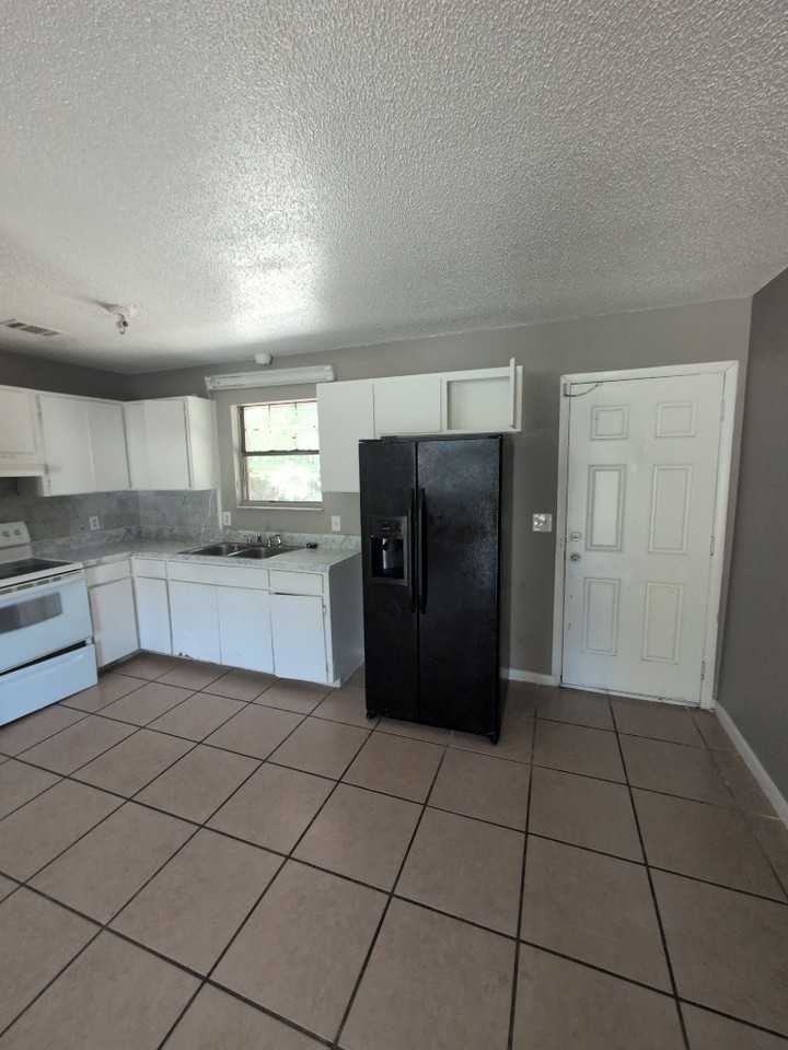 1120 North 20th Street - Photo 3 of 6