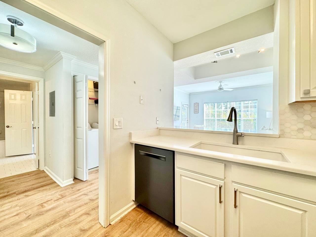 800 S Dakota Ave #218 - Photo 6 of 33