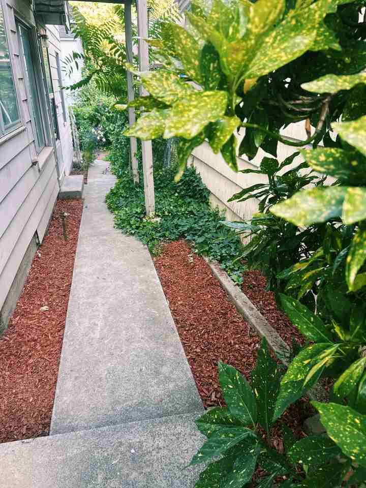 5420 Shasta Ave - Photo 5 of 25