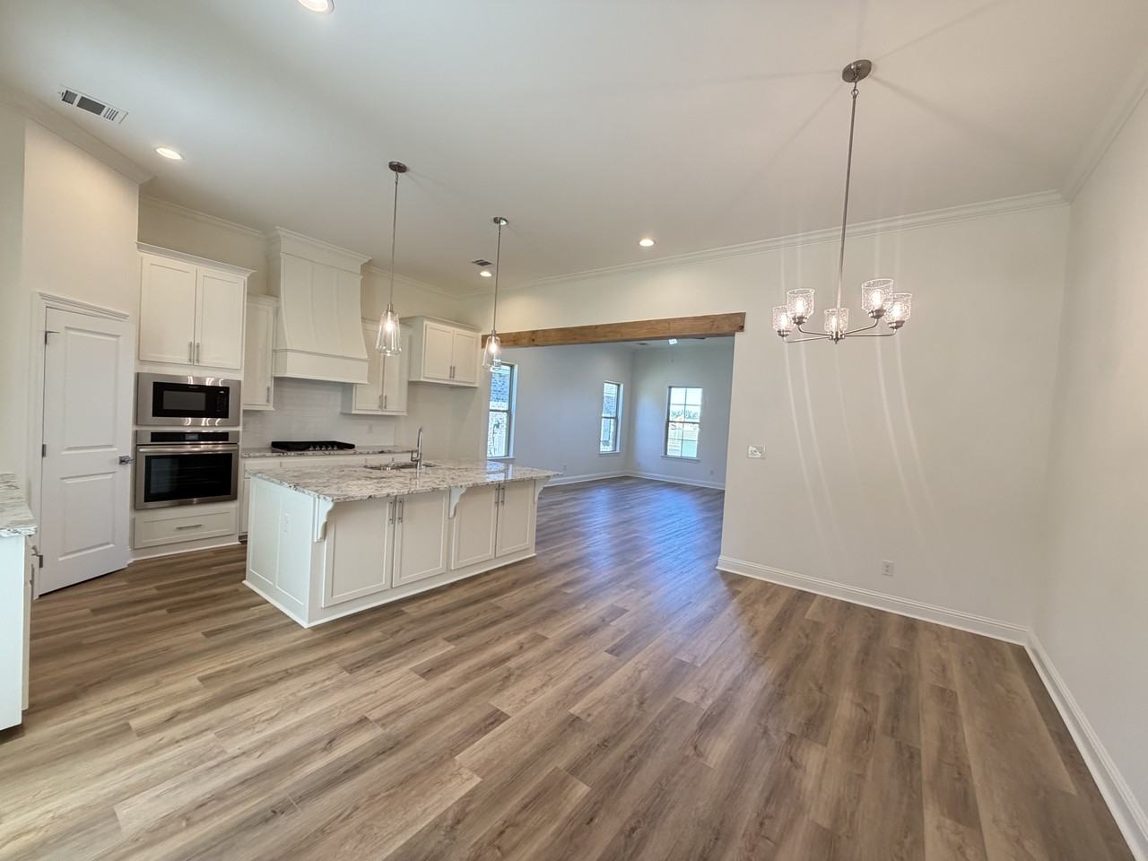 3696 Waterbury Ave - Photo 7 of 24