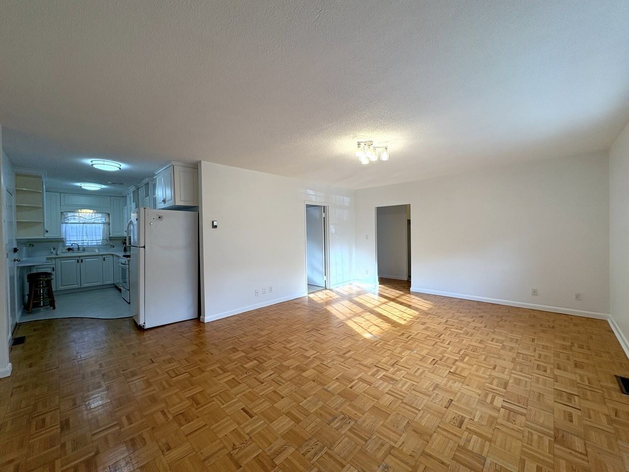 137 Lake Shore Rd #2