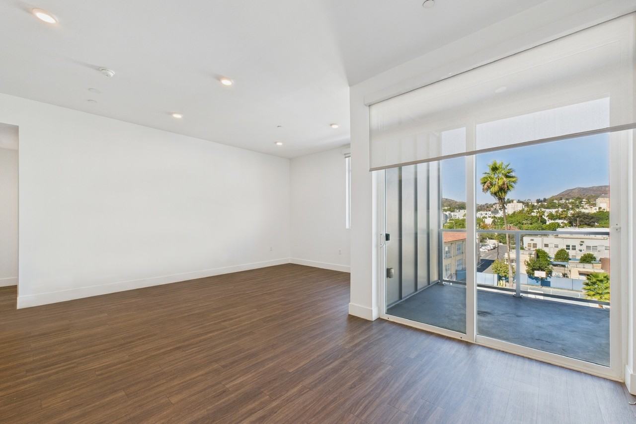 The Sunset Hue - Photo 4 of 33