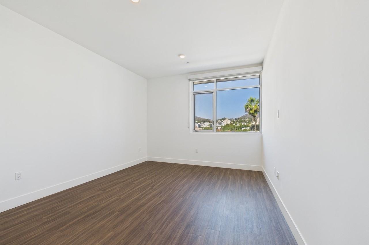 The Sunset Hue - Photo 6 of 33