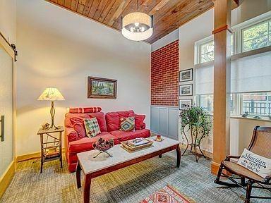 1300 Burton St #D - Photo 2 of 16