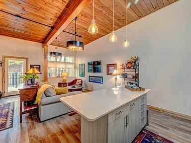 1300 Burton St #D - Photo 6 of 16