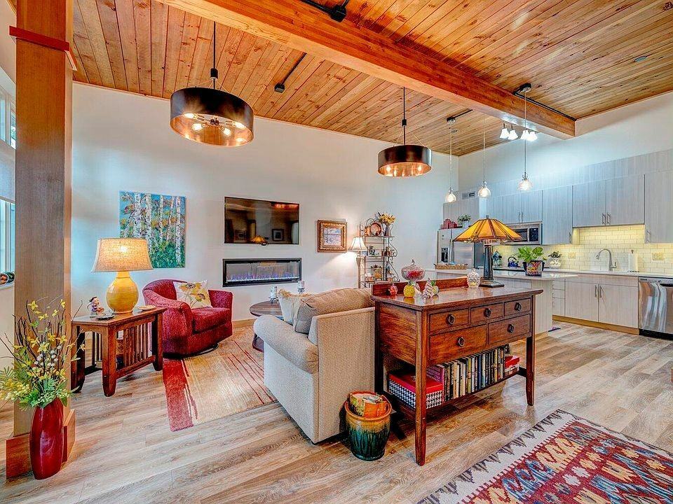 1300 Burton St #D - Photo 7 of 16