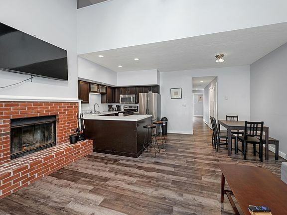 76 Davis Rd #M4 - Photo 2 of 23