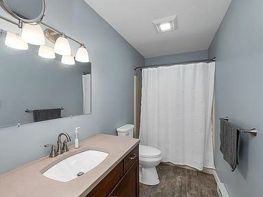 76 Davis Rd #M4 - Photo 3 of 23