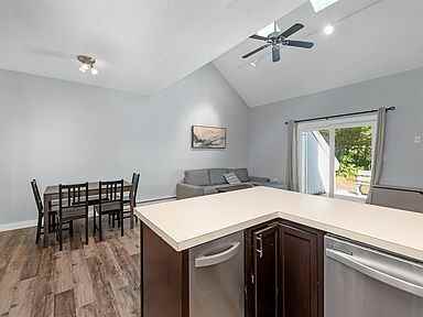76 Davis Rd #M4 - Photo 4 of 23