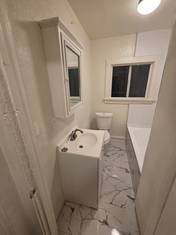 4052 South Normandie Avenue #1 - Photo 4 of 14