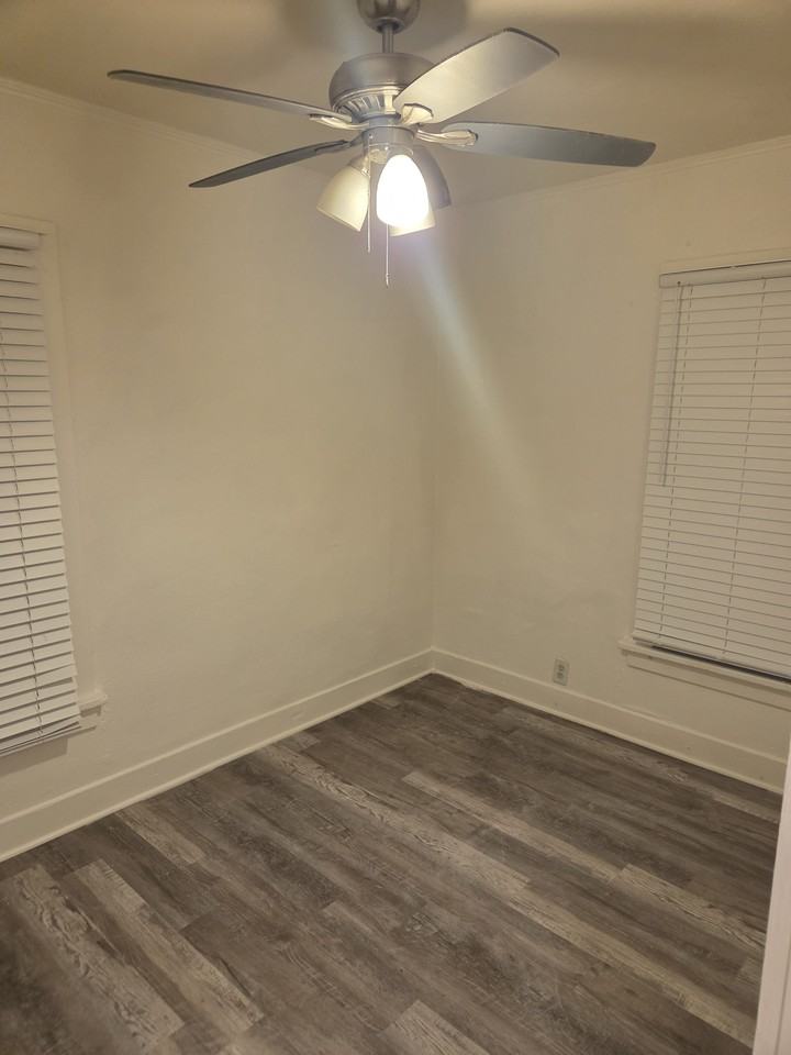 4052 South Normandie Avenue #1 - Photo 6 of 14