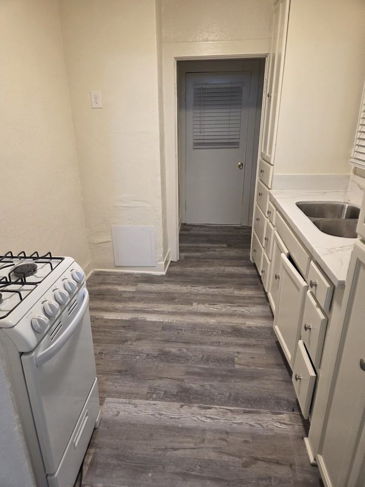 4052 South Normandie Avenue #1 - Photo 7 of 14