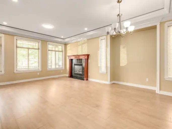 19491 71a Avenue - Photo 5 of 11