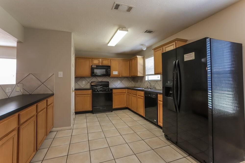 5618 Imperial Grove Dr - Photo 6 of 18