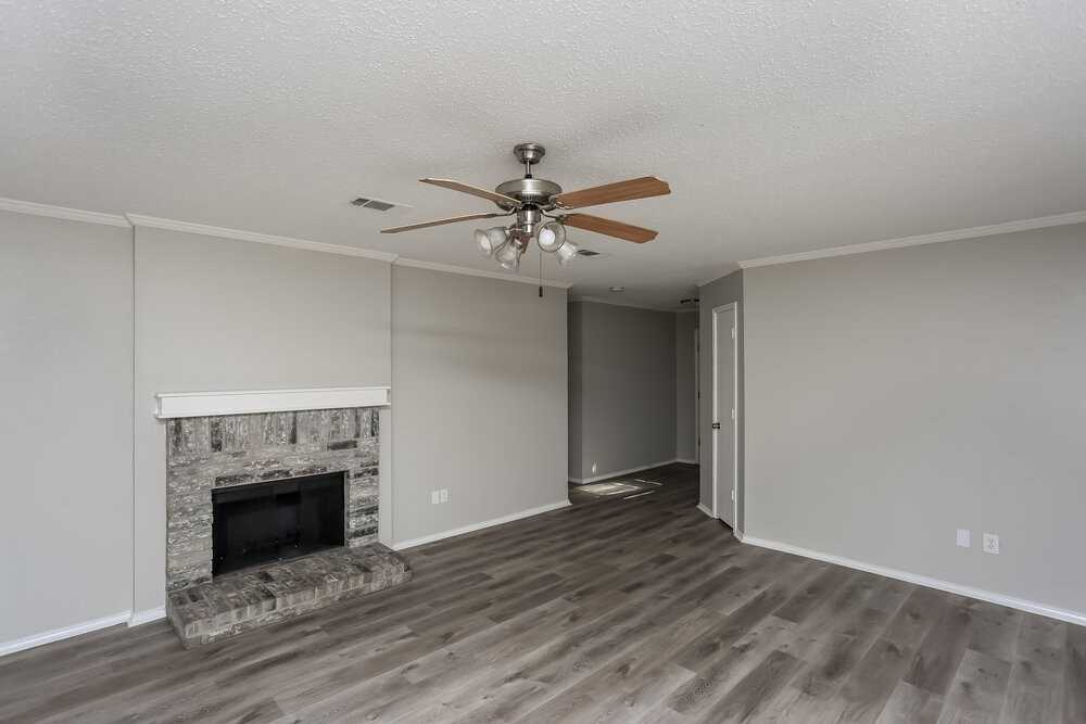 5301 Royal Burgess Dr - Photo 4 of 16