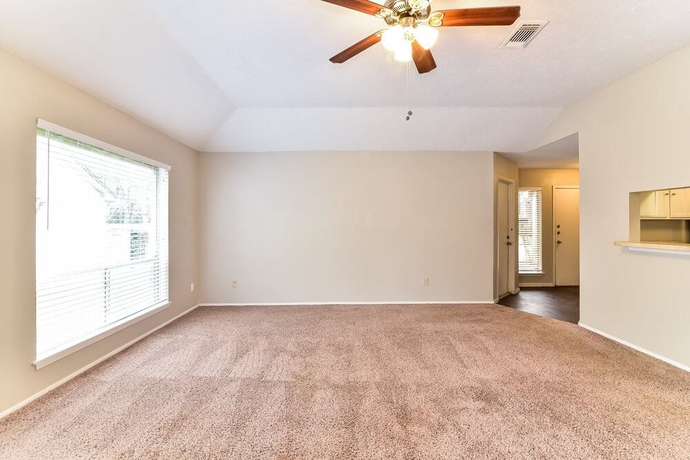 4606 Lost Lake Ln - Photo 3 of 16