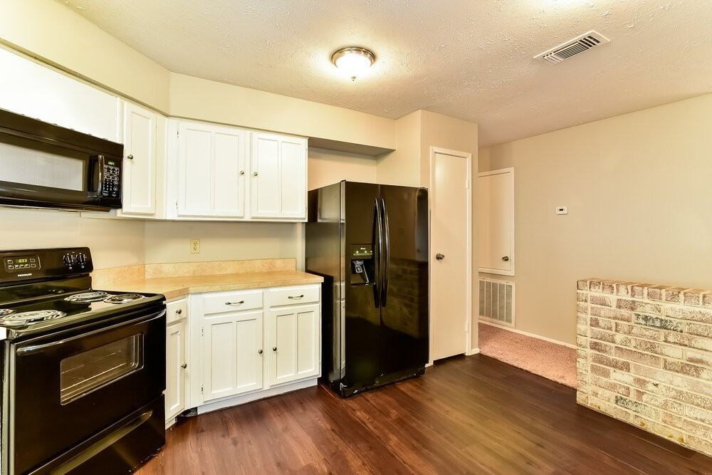 4606 Lost Lake Ln - Photo 6 of 16