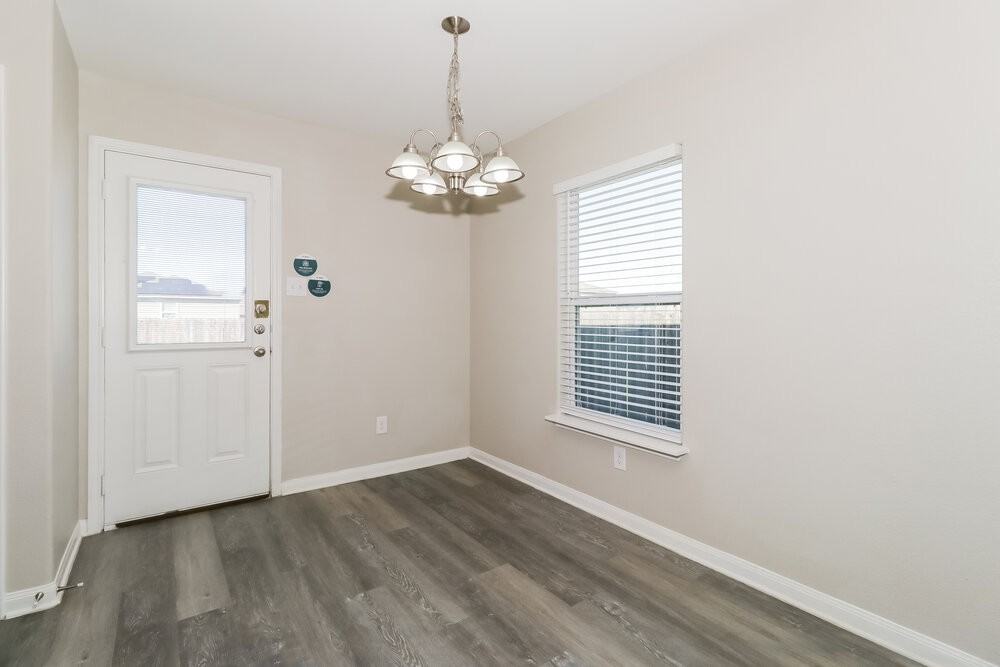 428 Ruby Court - Photo 5 of 16