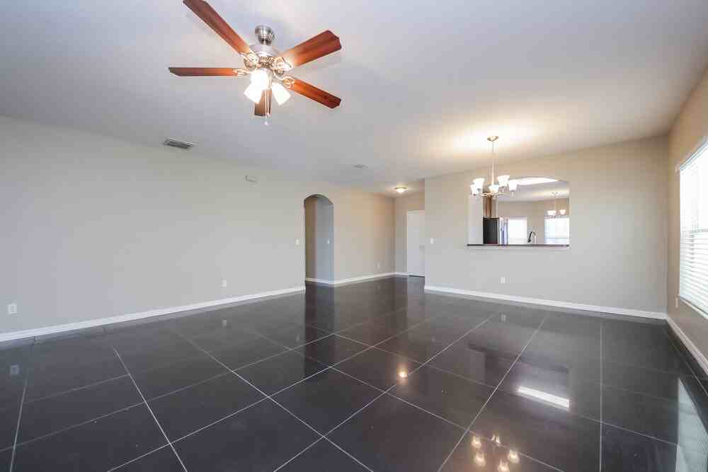 4921 Windbourne Way - Photo 4 of 15